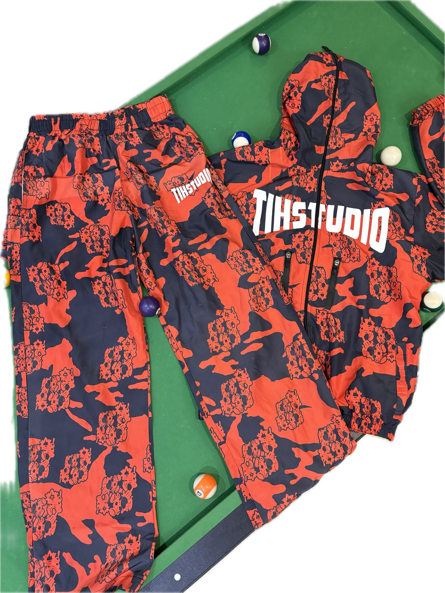 AVD TRACKSUIT