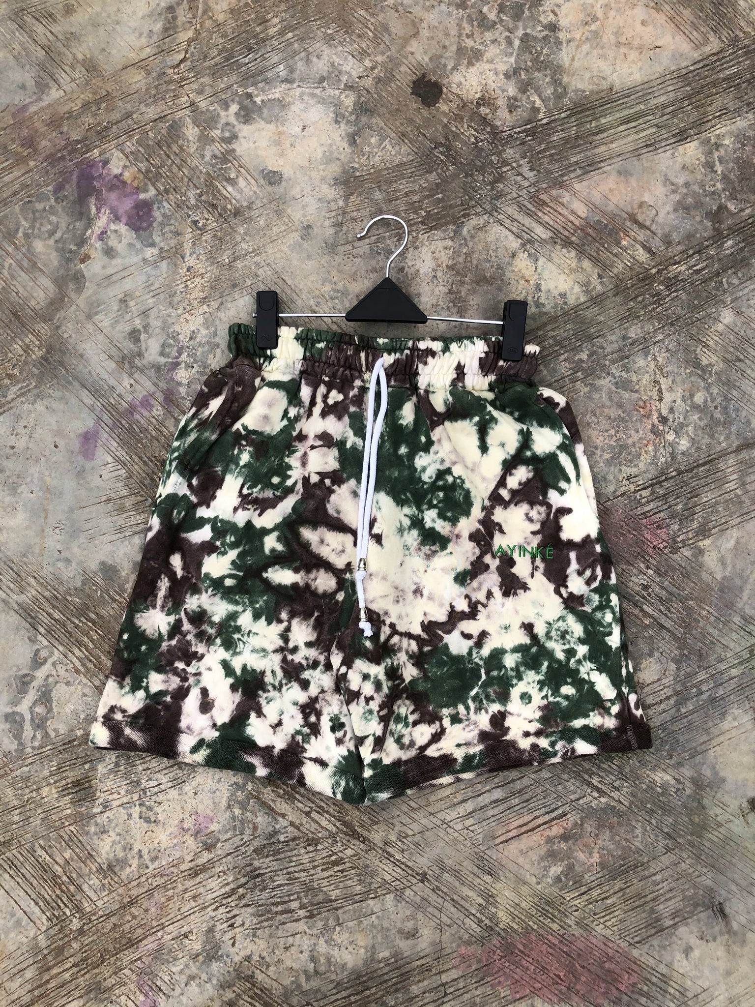 AYINKÉ FOREST SHORTS