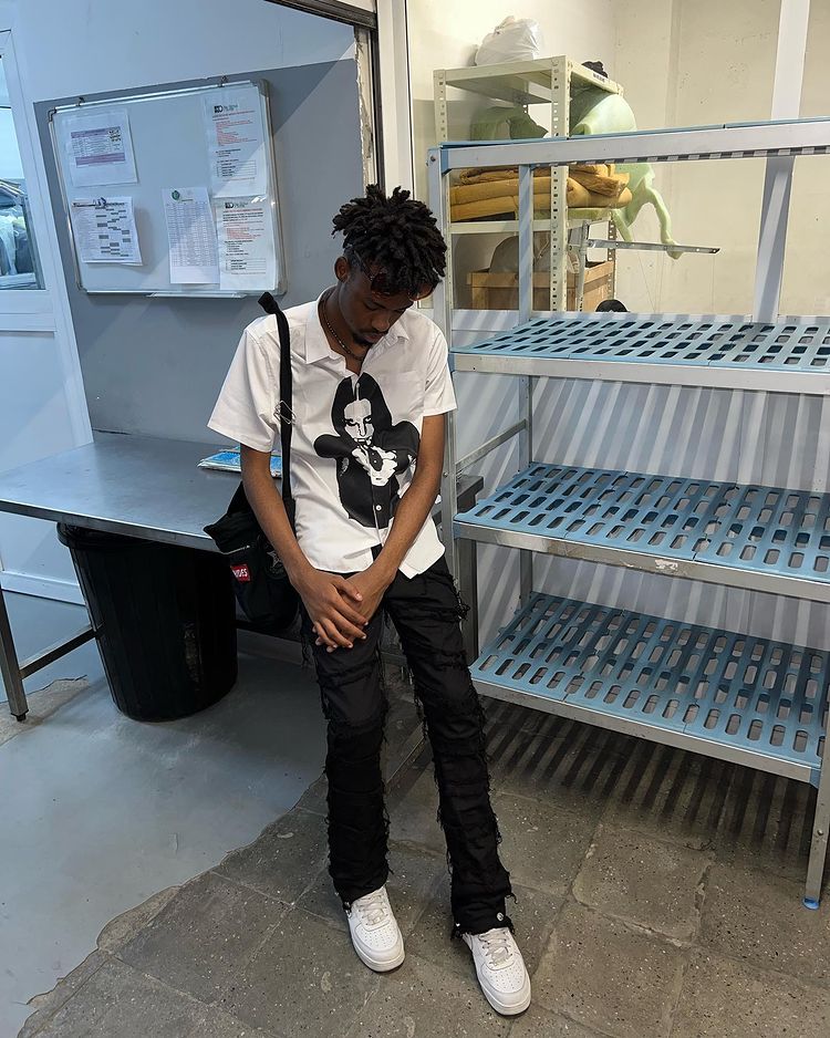 ‘UXL Graphic Shirt’